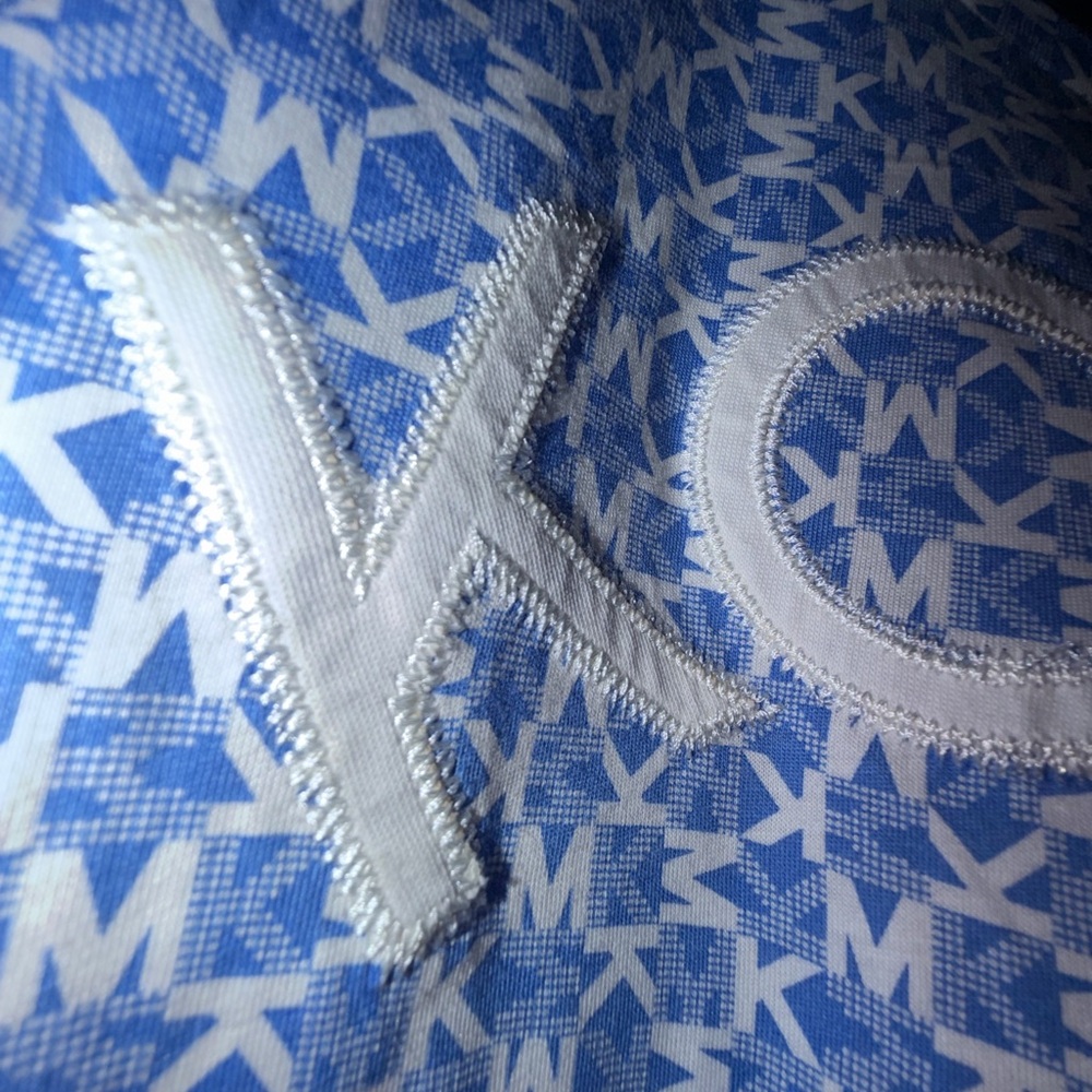 Michael Kors Blue and White Logo T-Shirt - Picture 5 of 5